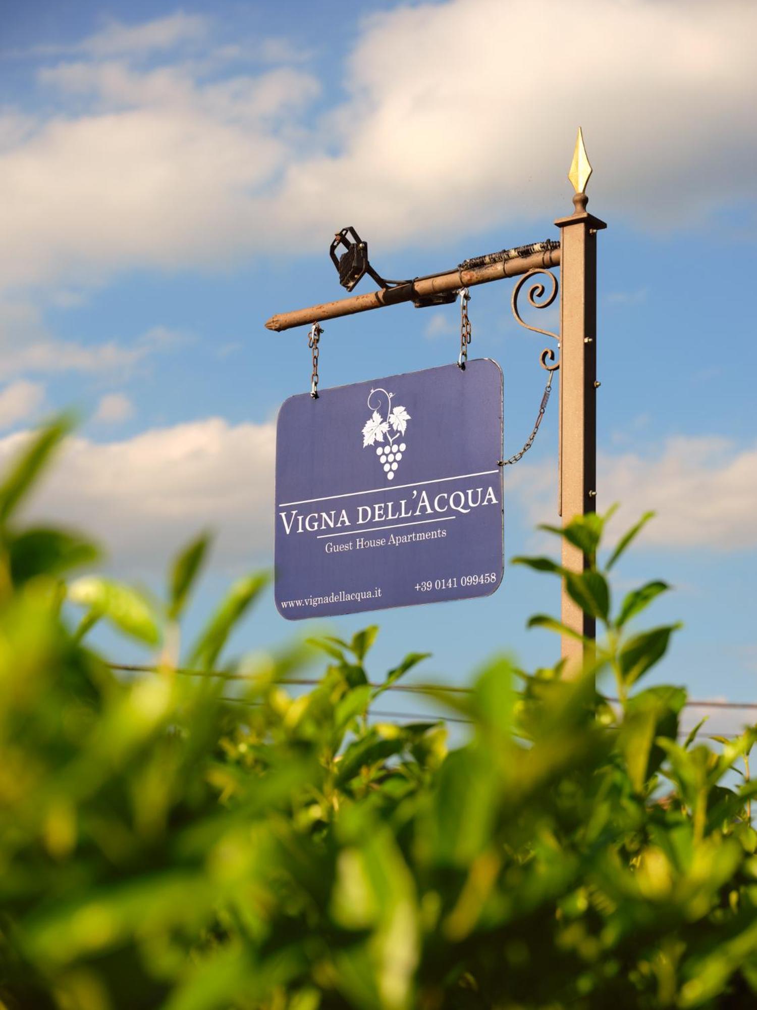 Вилла Vigna Dell'Acqua Санто-Стефано-Бельбо Экстерьер фото