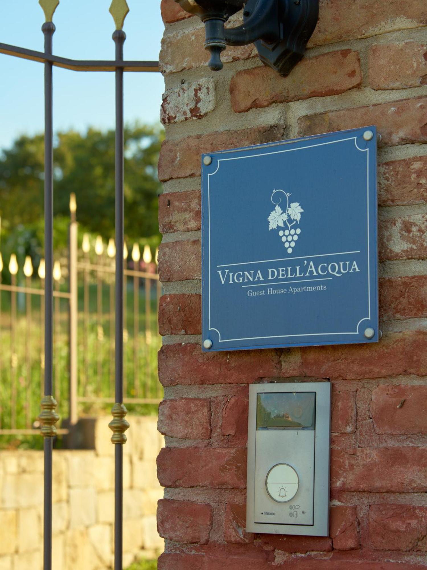 Вилла Vigna Dell'Acqua Санто-Стефано-Бельбо Экстерьер фото
