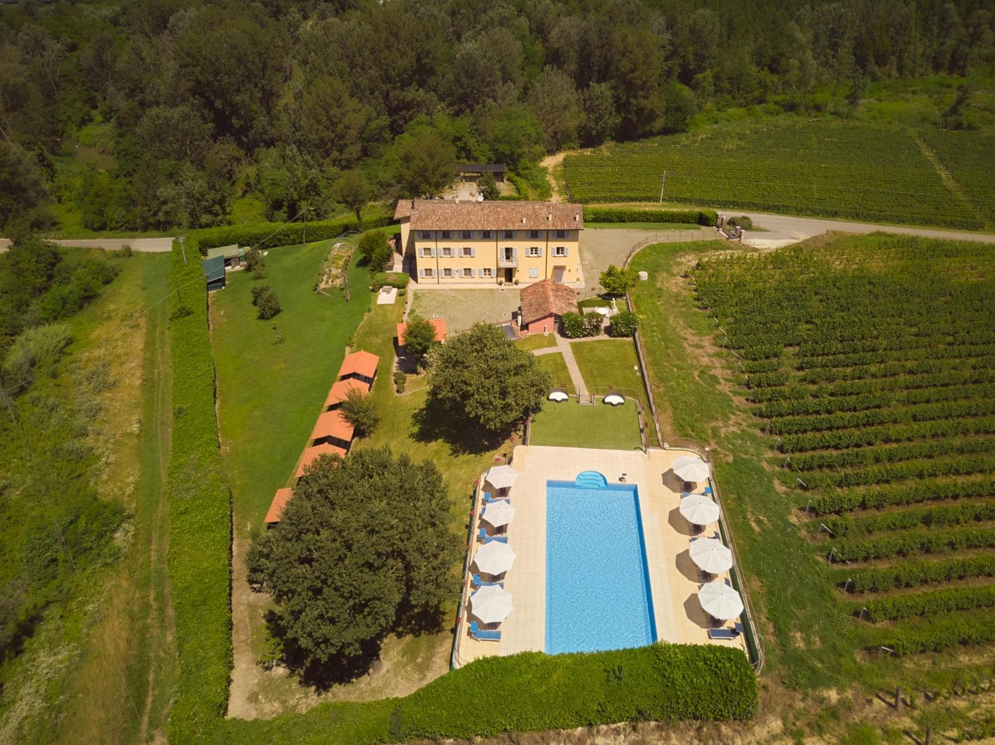 Вилла Vigna Dell'Acqua Санто-Стефано-Бельбо Экстерьер фото